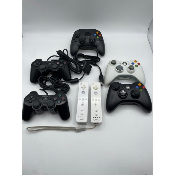 Lot Of 7 Video Game Controllers PS2 Xbox 360 Xbox Wii **For Parts or Repair***